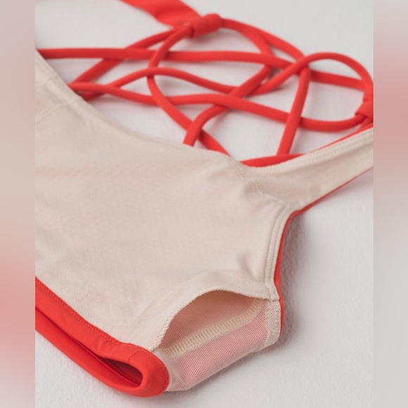 Lululemon Free To Be Wild Bra Alarming Red - Picture 5 of 8